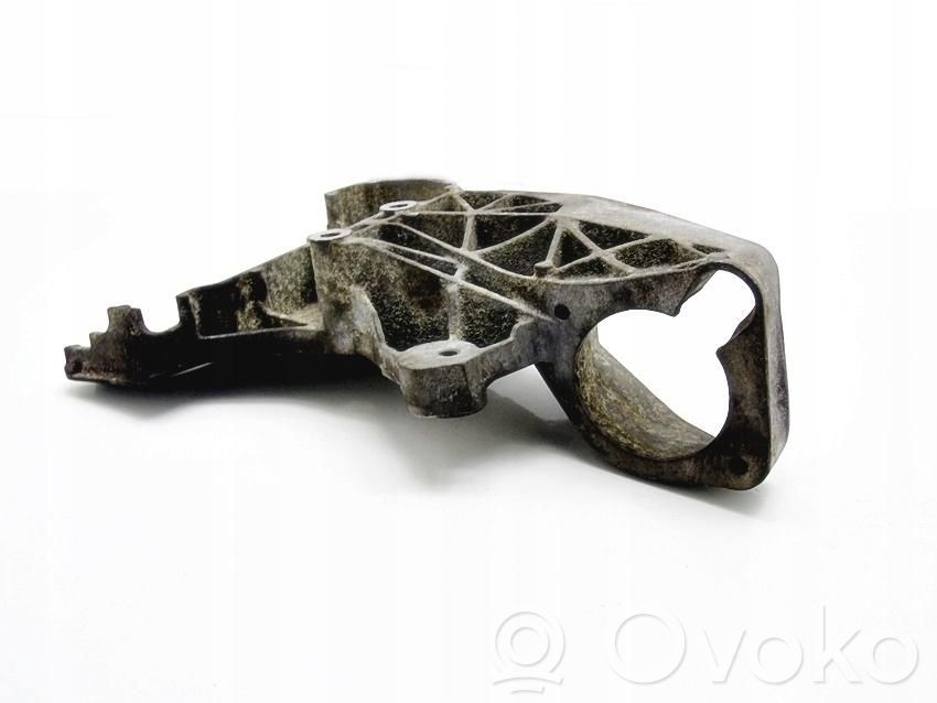 Audi A8 S8 D3 4E Engine mounting bracket 