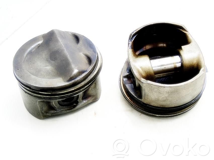 Piston   P021