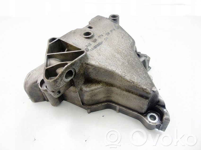 Volkswagen Golf VII Engine mount bracket 