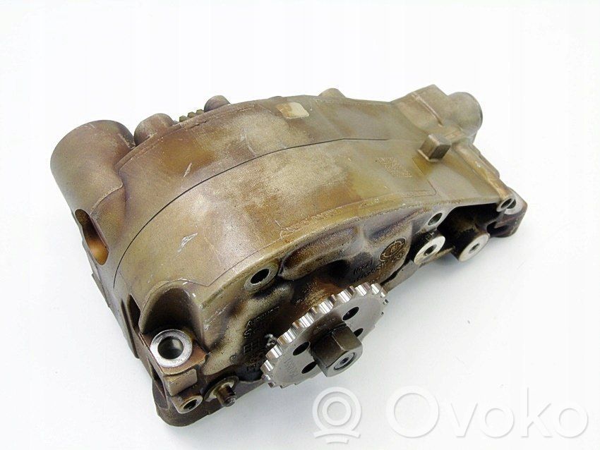 Oil pump   7544555