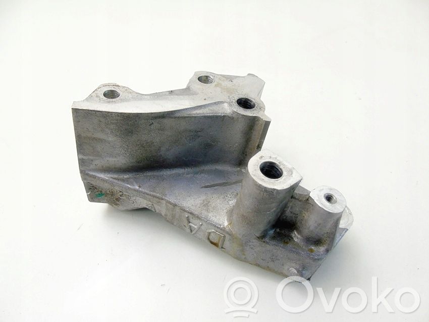 Peugeot 407 Engine mount bracket 
