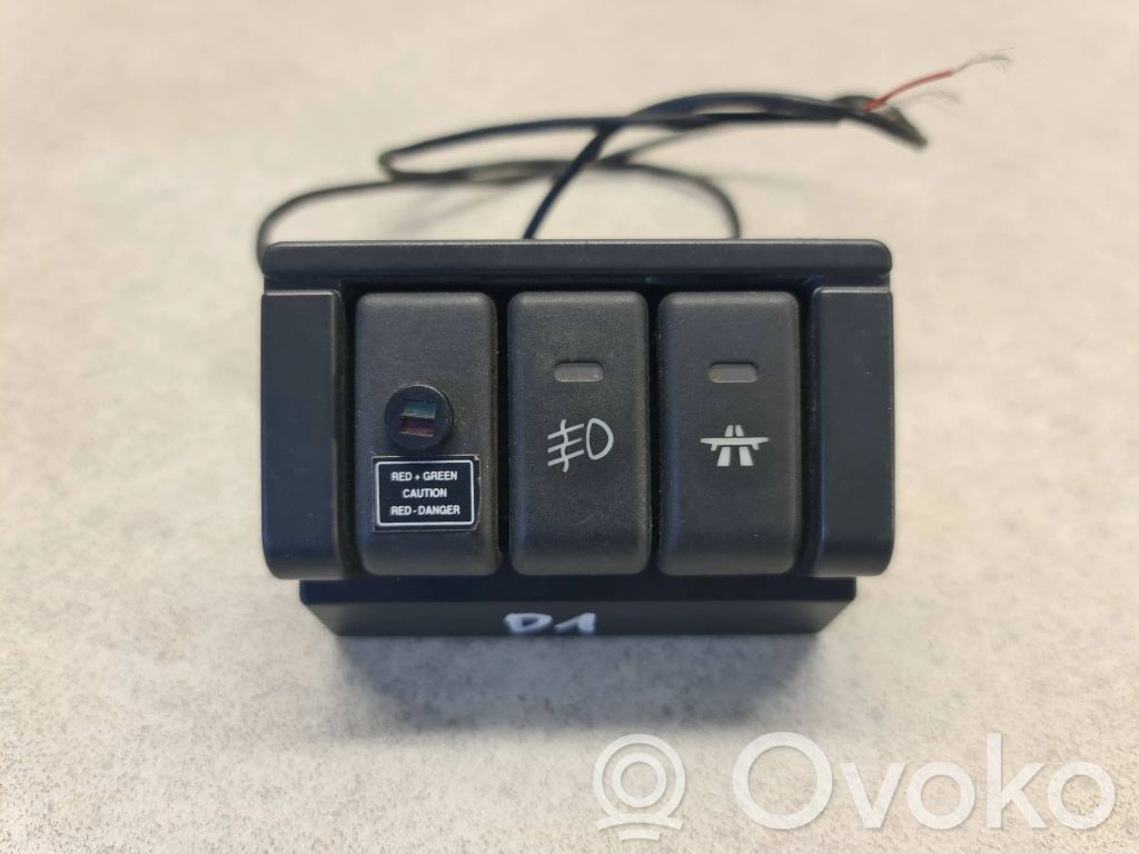 Un conjunto de interruptores   BOURBON6510