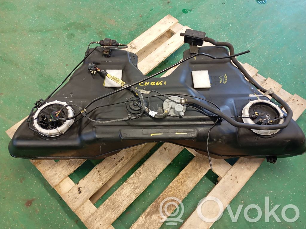 Polttoainesäiliö   XW4X9E325AB,P444Q,6R8T14407EC