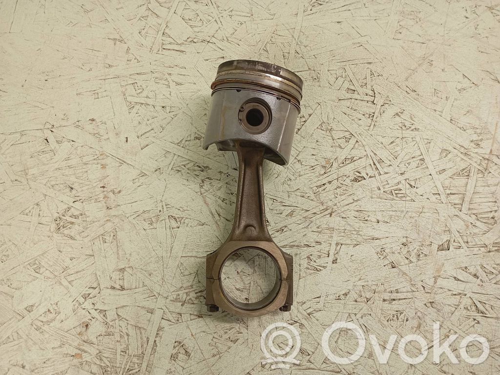 Land Rover Discovery Piston with connecting rod 