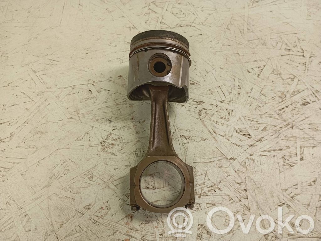 Land Rover Discovery Piston with connecting rod 