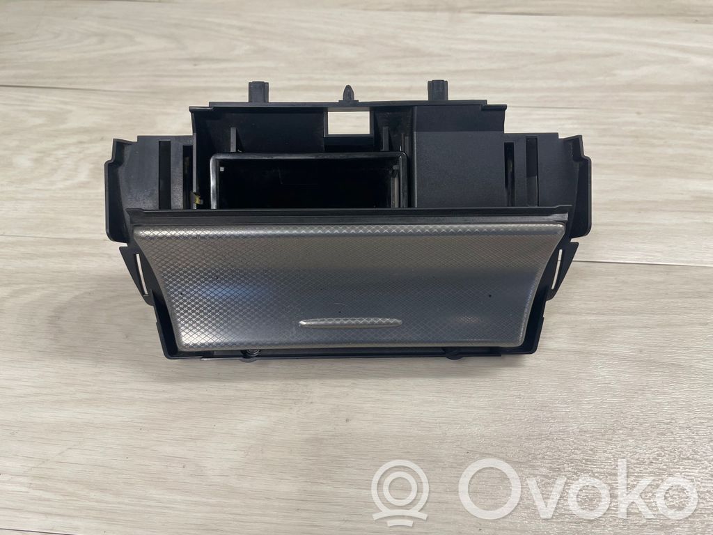 Jaguar S-Type Aschenbecher vorne 