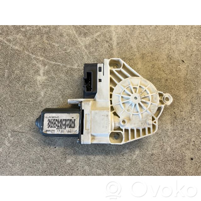 Silnik regulatora szyby drzwi przednich   CUR000140,995075,995075103,0536010001