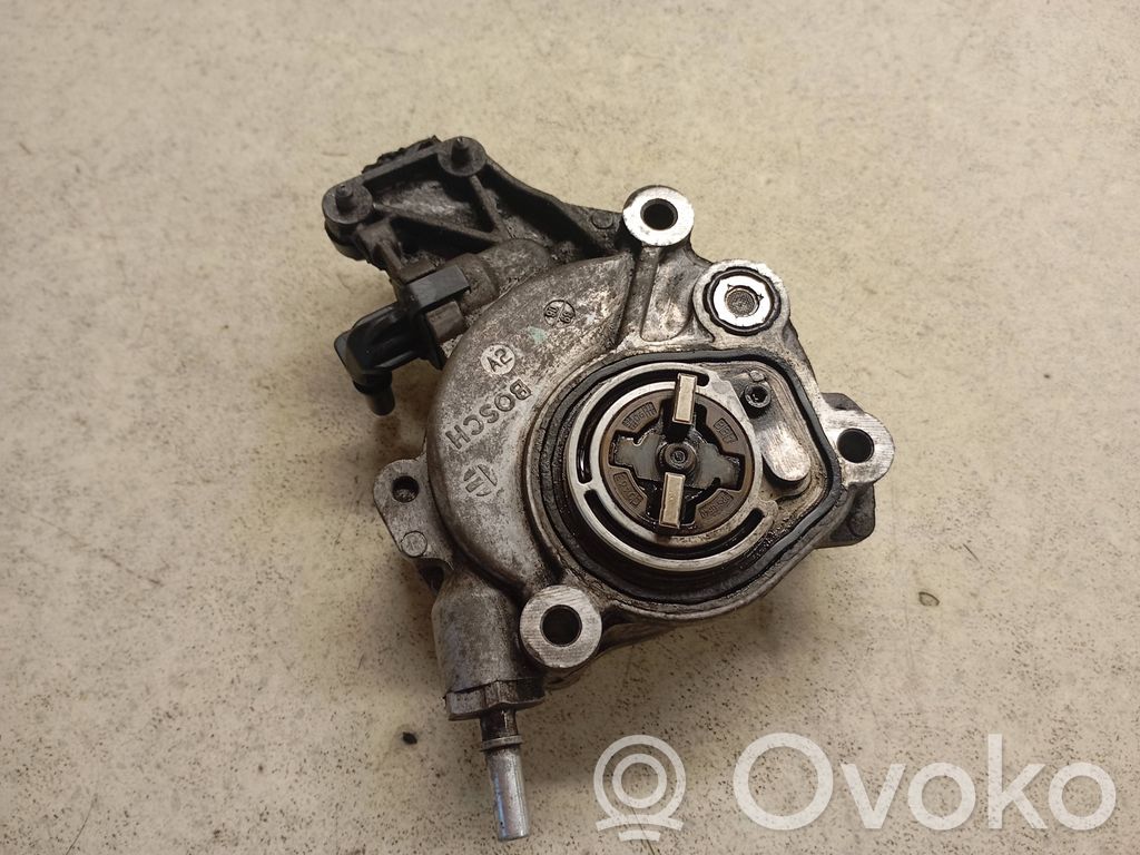 Land Rover Freelander 2 - LR2 Vacuum pump 