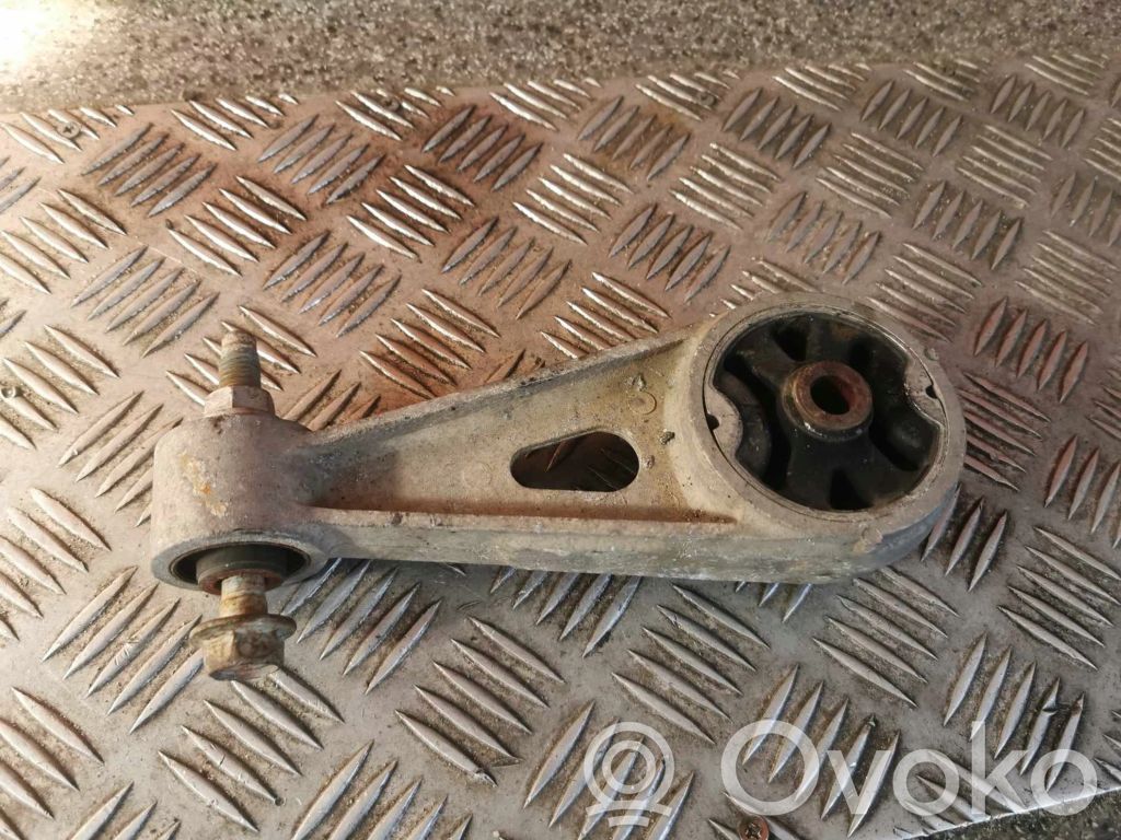 Chevrolet Spark Engine mounting bracket 