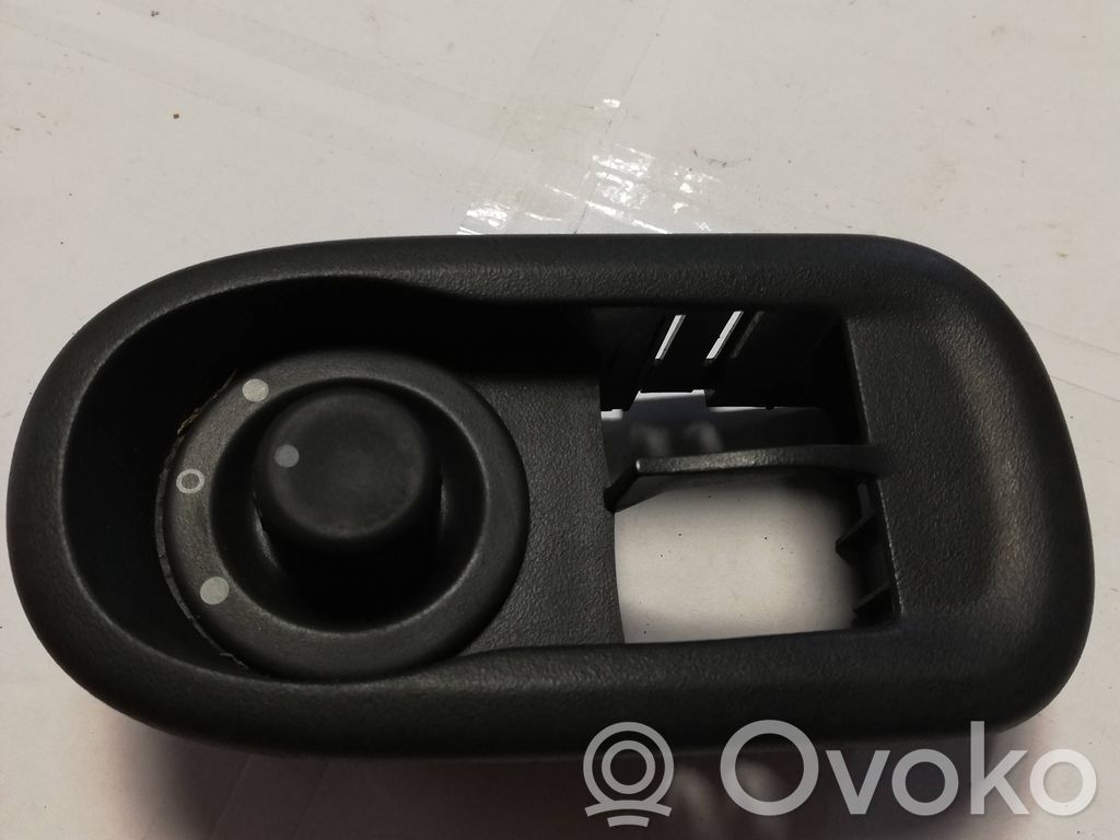 Renault Master III Electric window control switch 