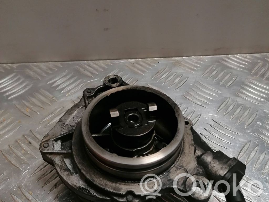 Vacuum pump   72832710