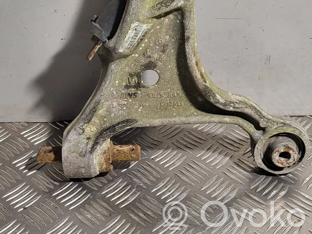 Volvo V70 Dolny wahacz przedni 