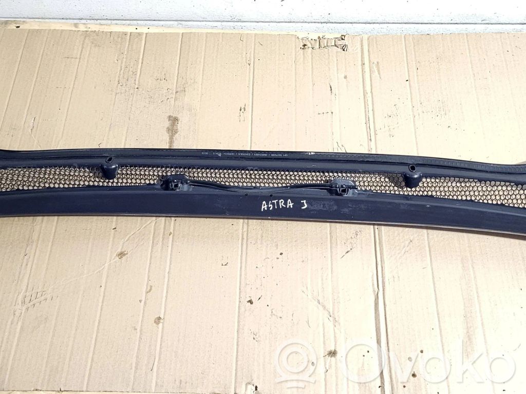 Opel Astra J Wiper trim 
