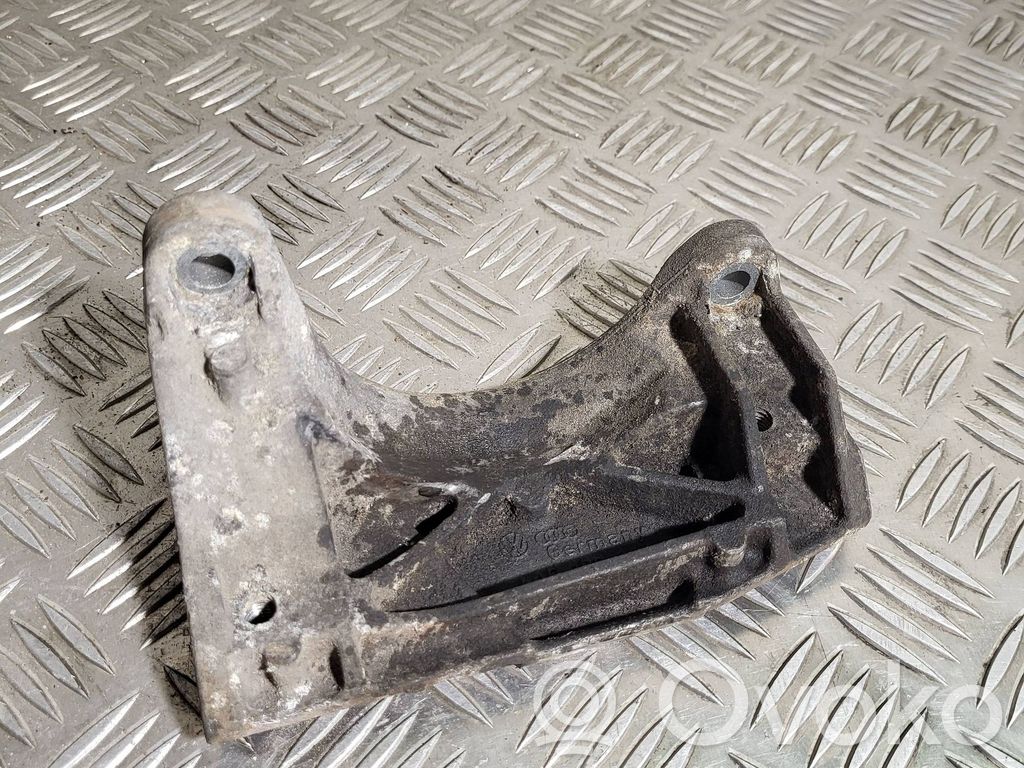 Audi A6 S6 C4 4A Engine mounting bracket 