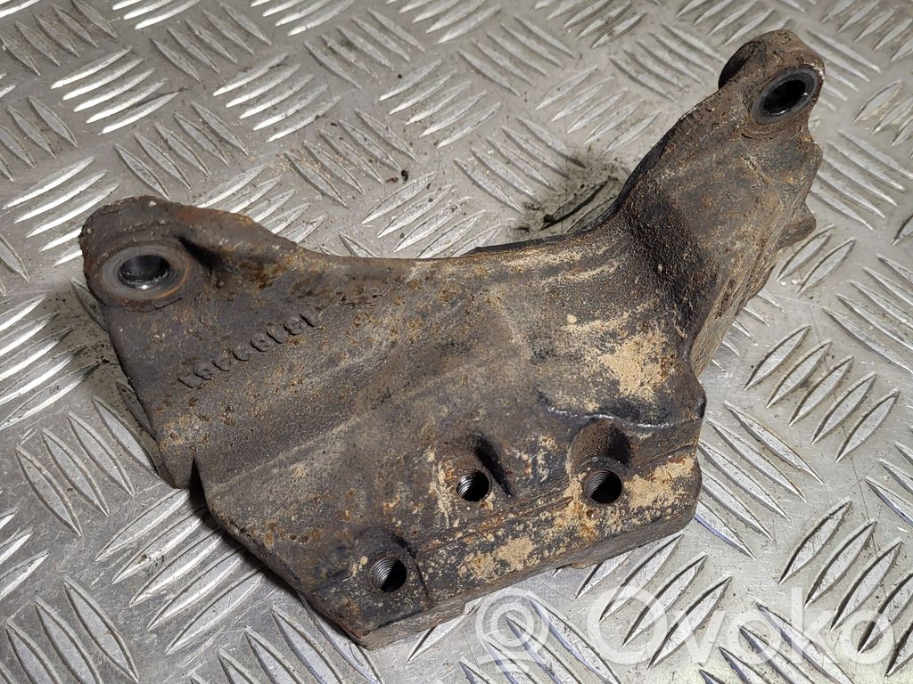Opel Astra H Engine mounting bracket 