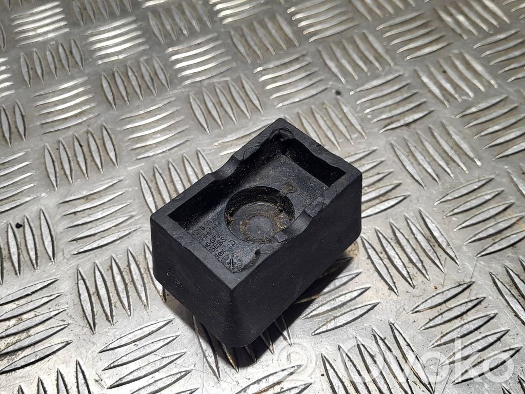 BMW 7 E65 E66 Jacking socket point 