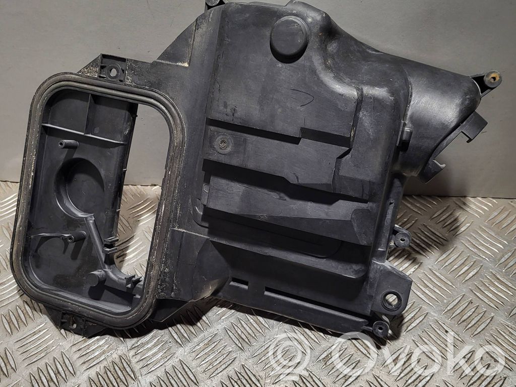 Audi A4 S4 B7 8E 8H Fuse box cover 