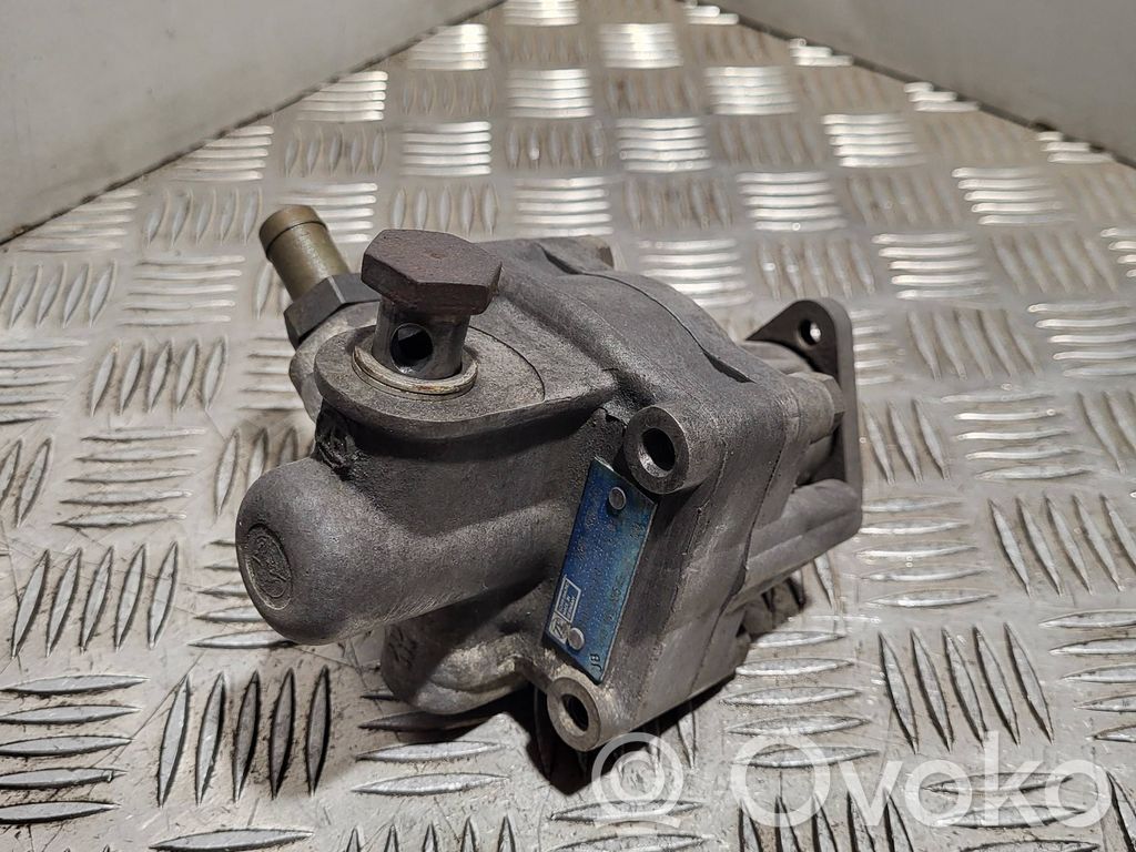 Audi A6 S6 C4 4A Power steering pump 