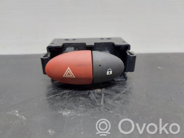 Hazard light switch   252100991R