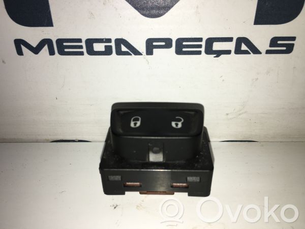 Fiat 500X Central locking switch button 