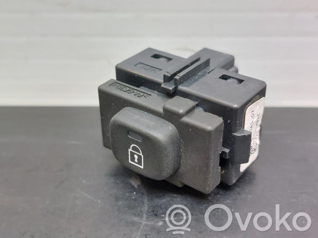 Central locking switch button   31343107