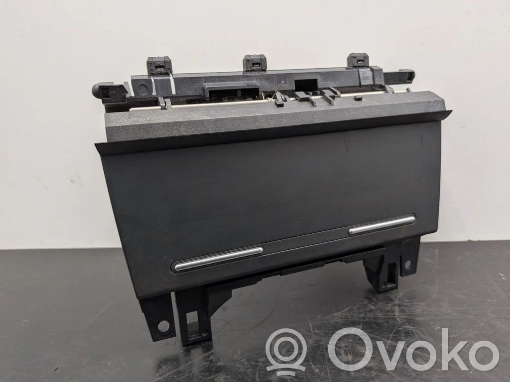 Auton tuhkakuppi   8E0857951J