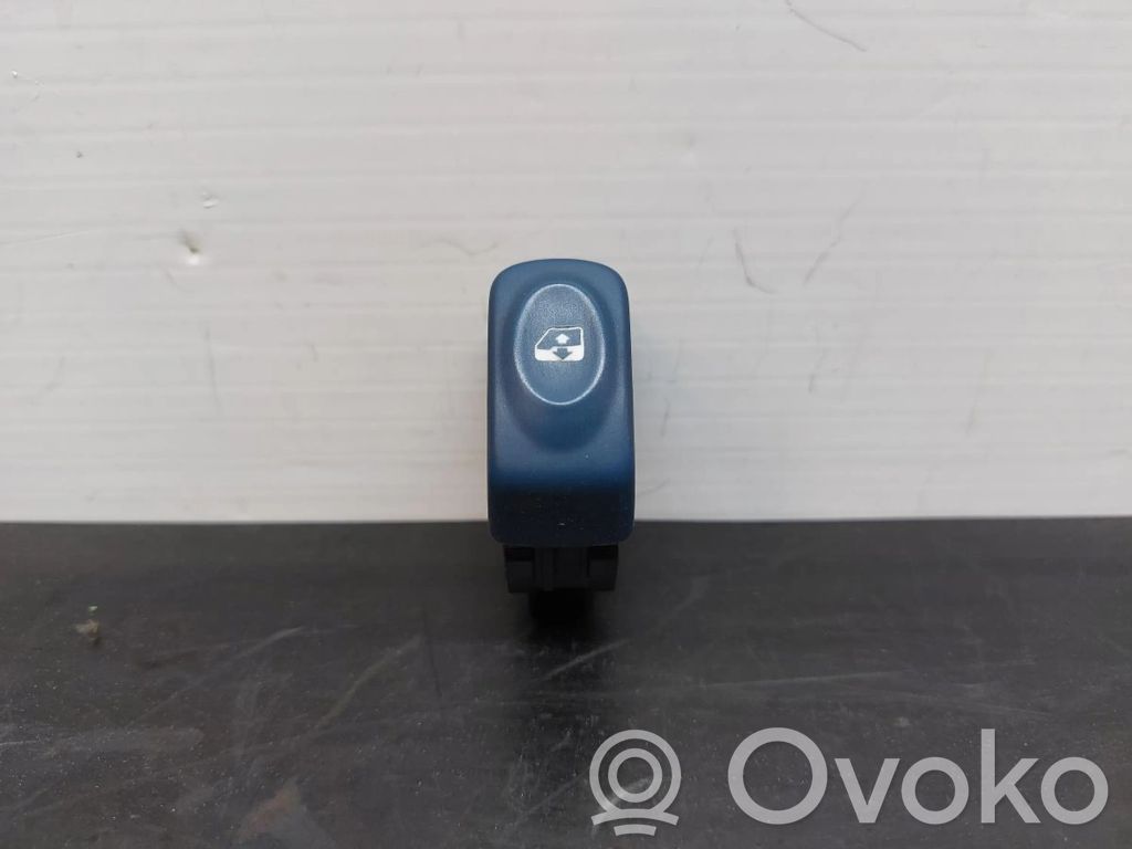 Renault Twingo I Interruptor del elevalunas eléctrico 