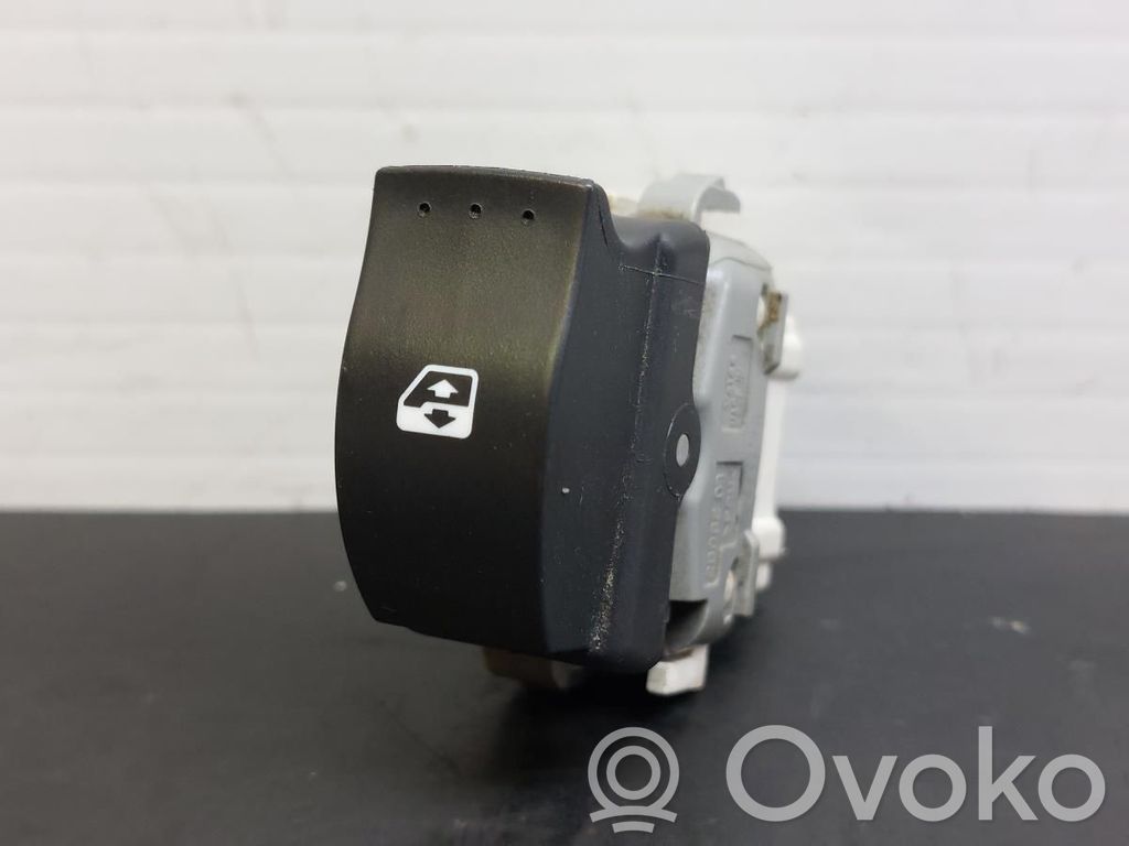 Electric window control switch   8200315027,220510G,923913H