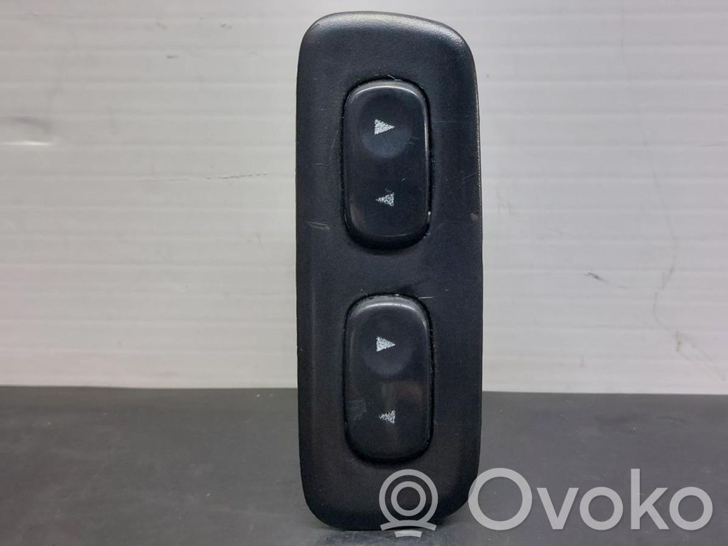 Hyundai Accent Interruptor del elevalunas eléctrico 