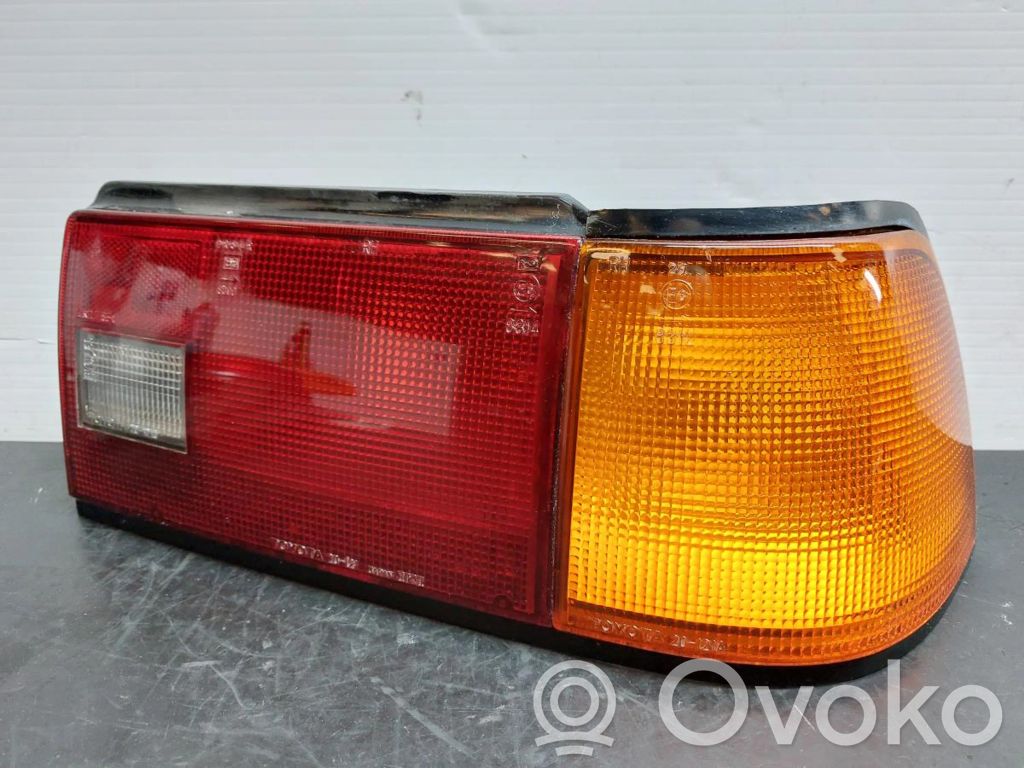 Toyota Carina T150 Lampă spate în capacul portbagajului 
