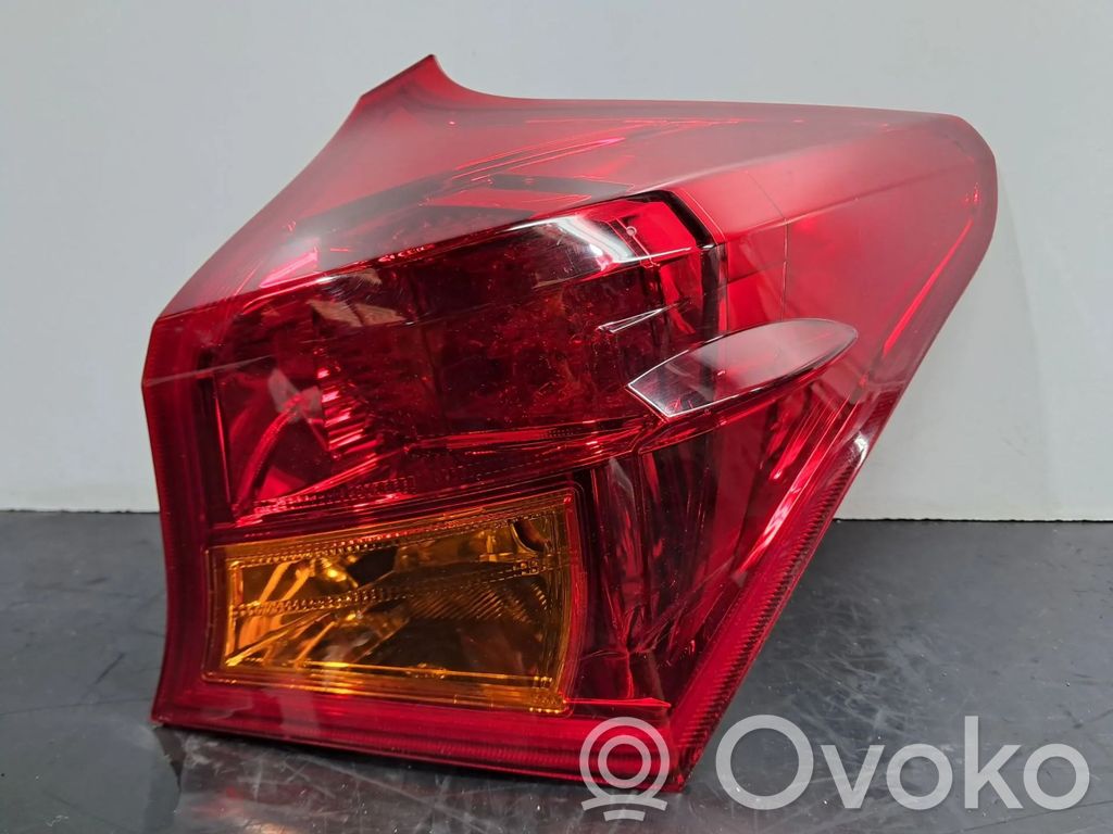 Toyota Auris E180 Luci posteriori 