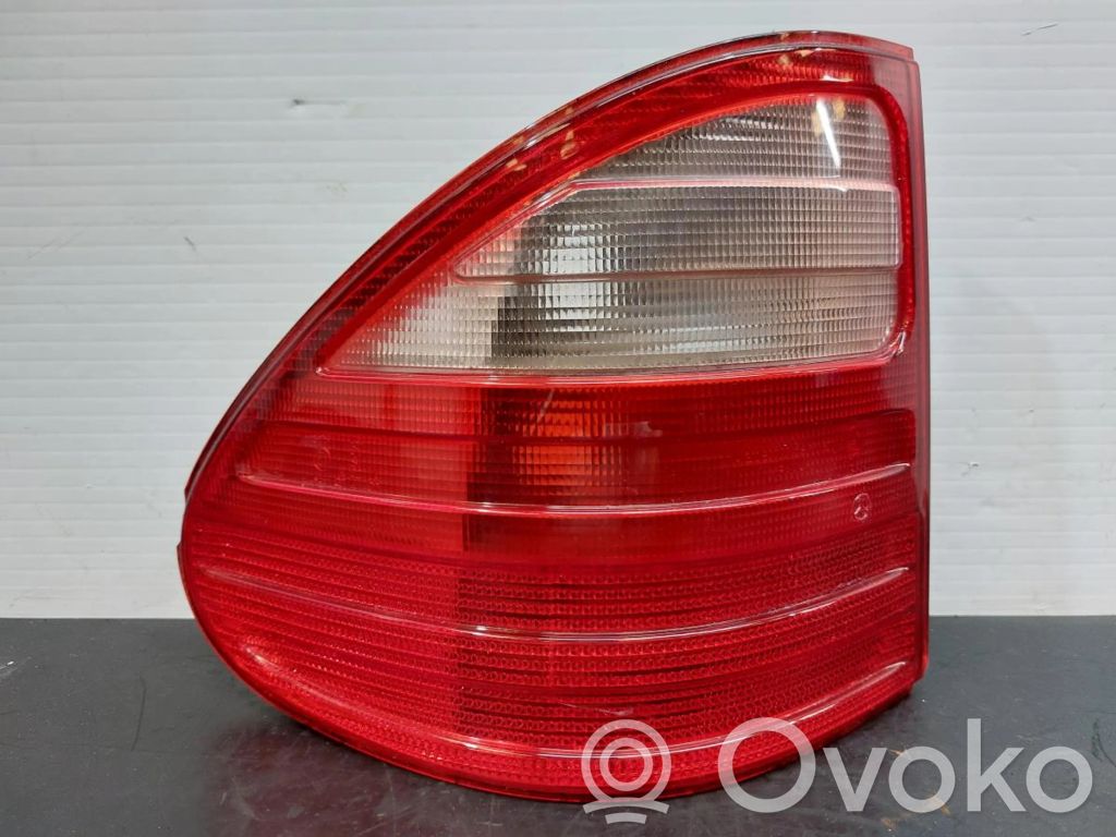 Mercedes-Benz E W210 Luci posteriori del portellone del bagagliaio