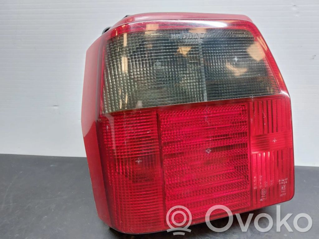 Fiat Uno Aizmugurējais lukturis pārsegā 