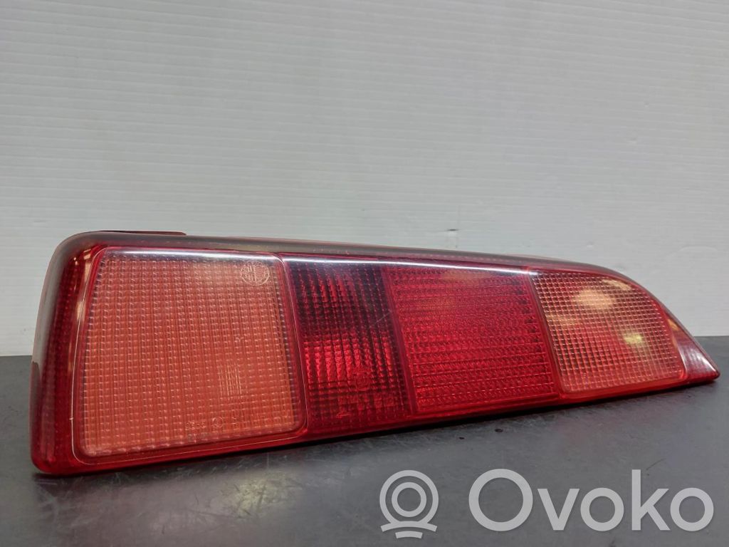 Alfa Romeo 145 - 146 Lampy tylnej klapy bagażnika 