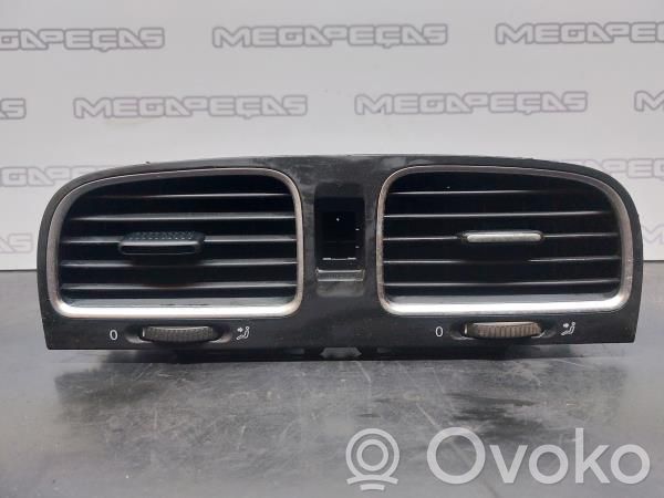 Grilă ventilație centrală   5K0815736D
