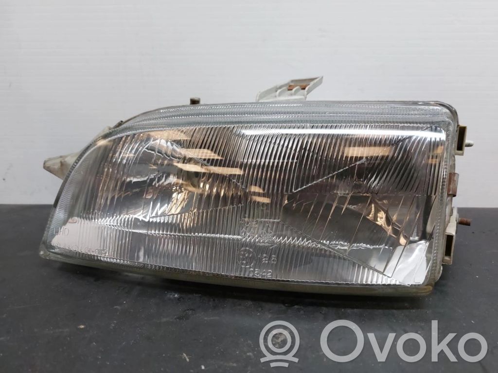 Fiat Punto (176) Lampa przednia 