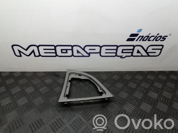 BMW 1 E81 E87 Verkleidung Radio / Navigation 