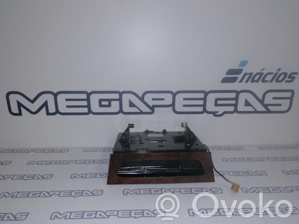 Mercedes-Benz CLS C219 Mascherina unità principale autoradio/GPS