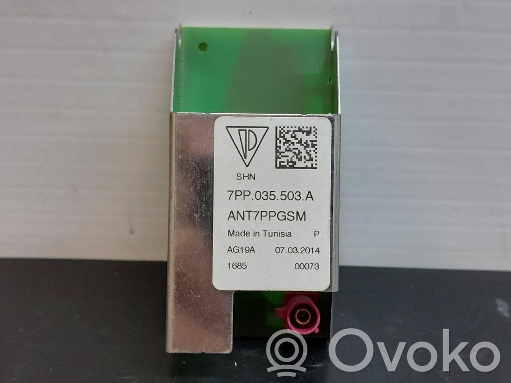 Pystyantennivahvistin   7PP035503A
