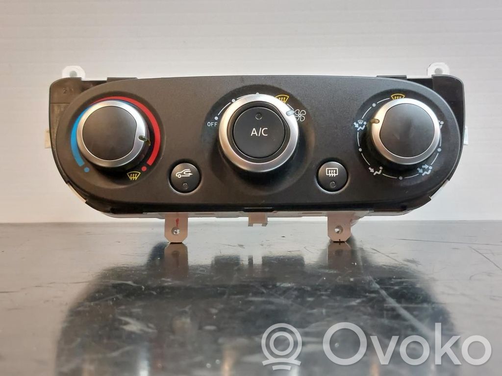 Renault Clio IV Climate control unit 