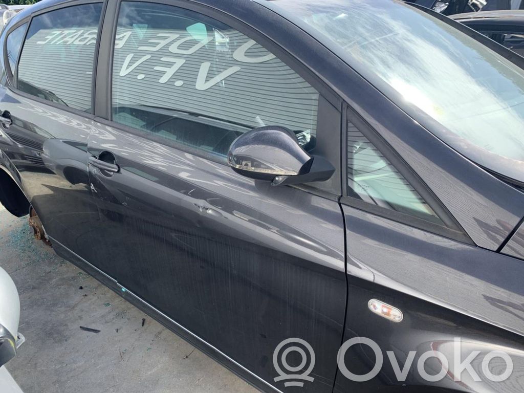 Tür vorne   5P0831056A