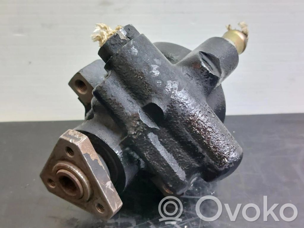 Opel Astra F Ohjaustehostimen pumppu 