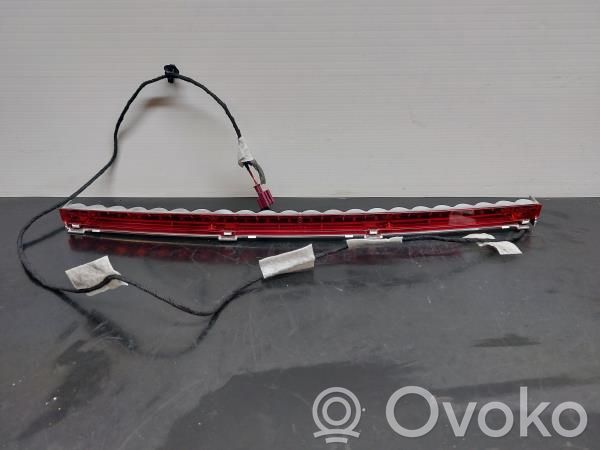 Kolmas/lisäjarruvalo   A0999067500,A2048200056,A2049066002