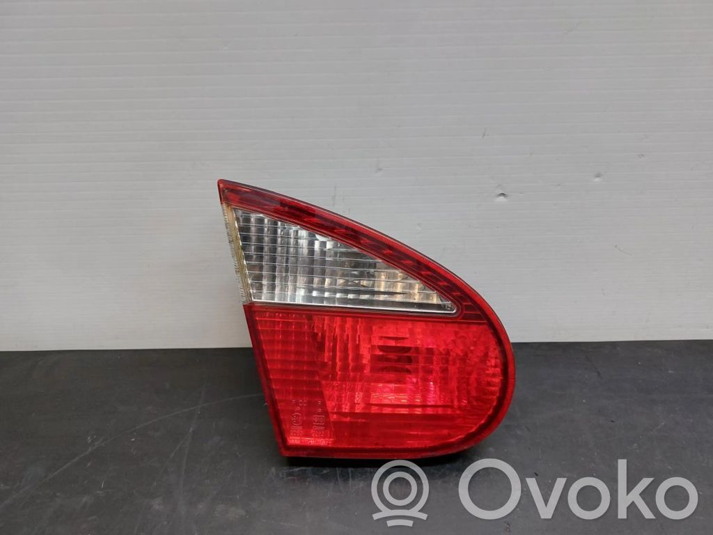 Takaluukun takavalot   8L121