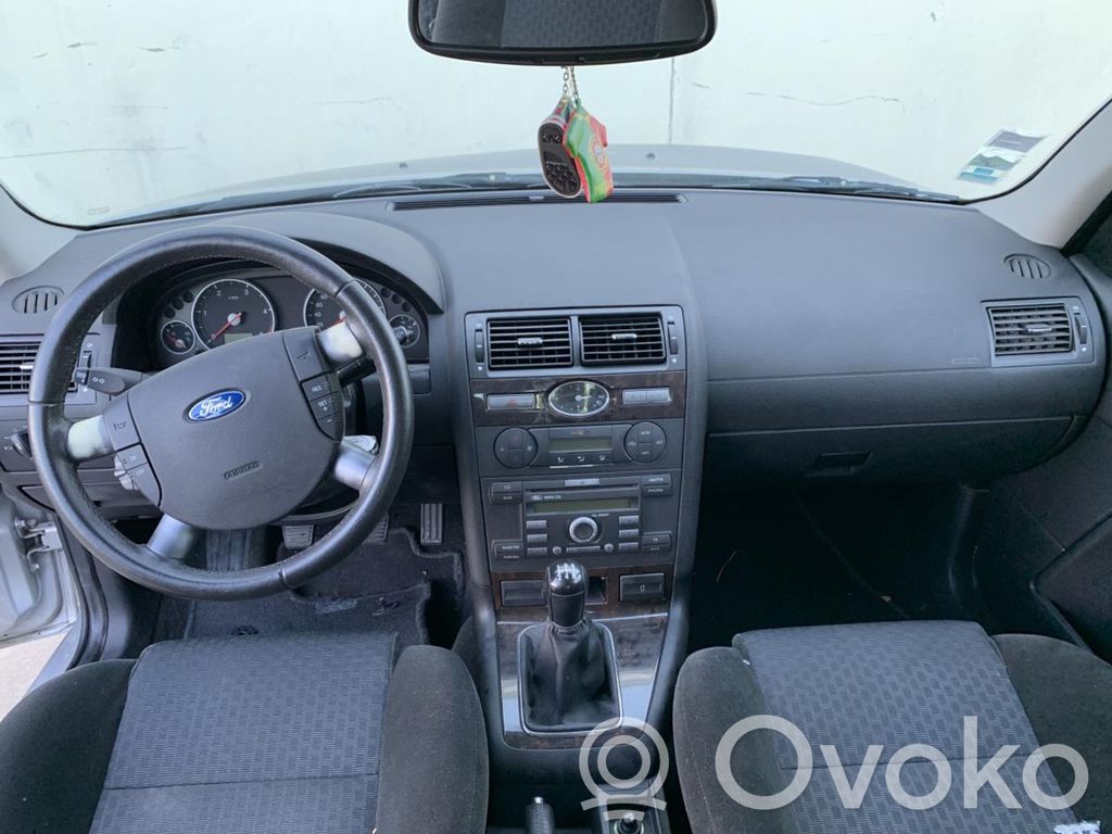 Ford Mondeo Mk III Oro pagalvių komplektas 