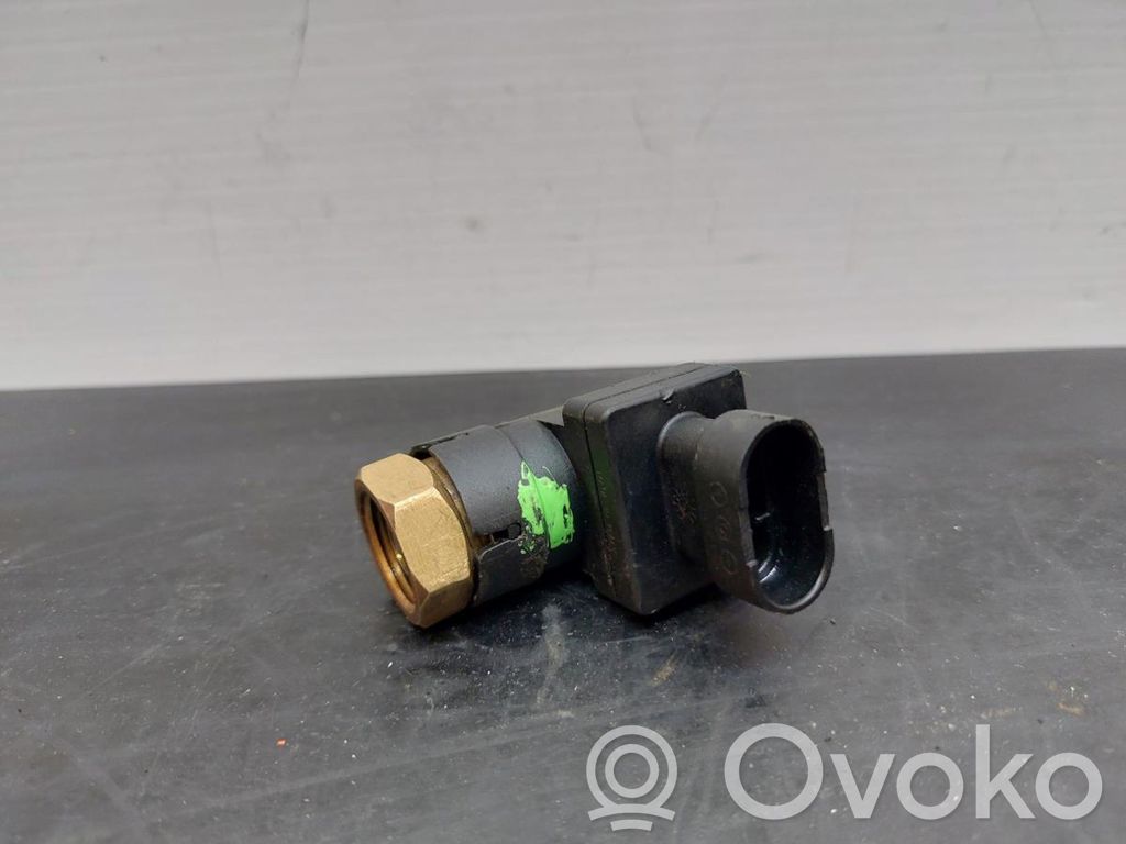 Sensor
