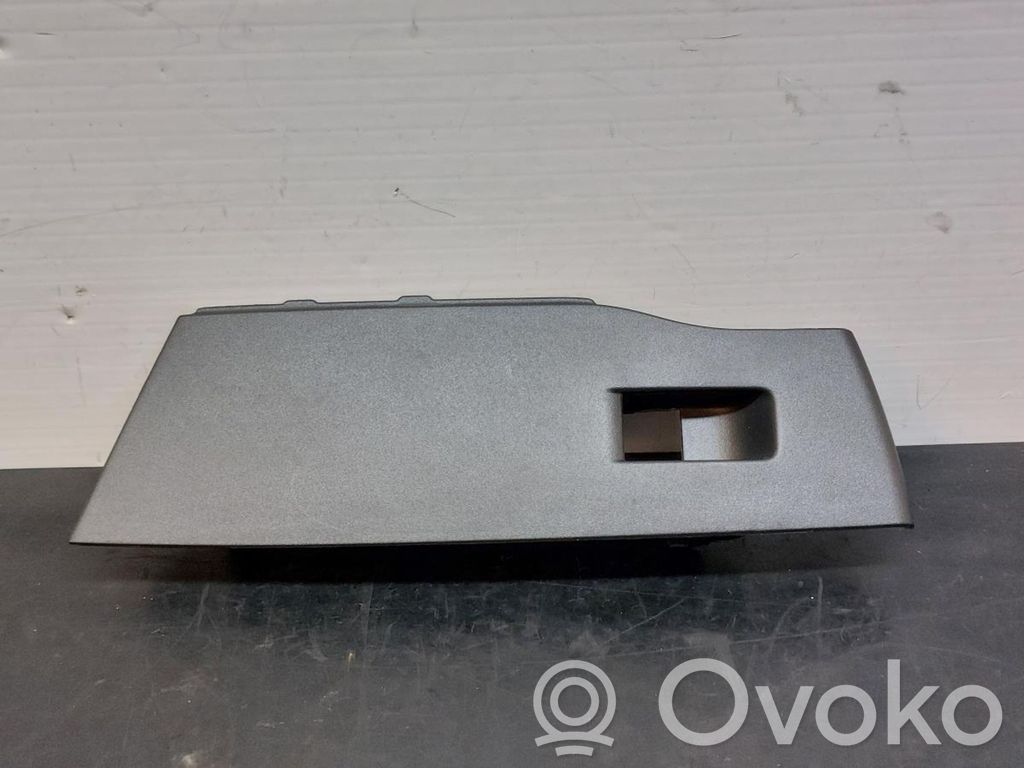 Listwa drzwi przednich   2G1867256B