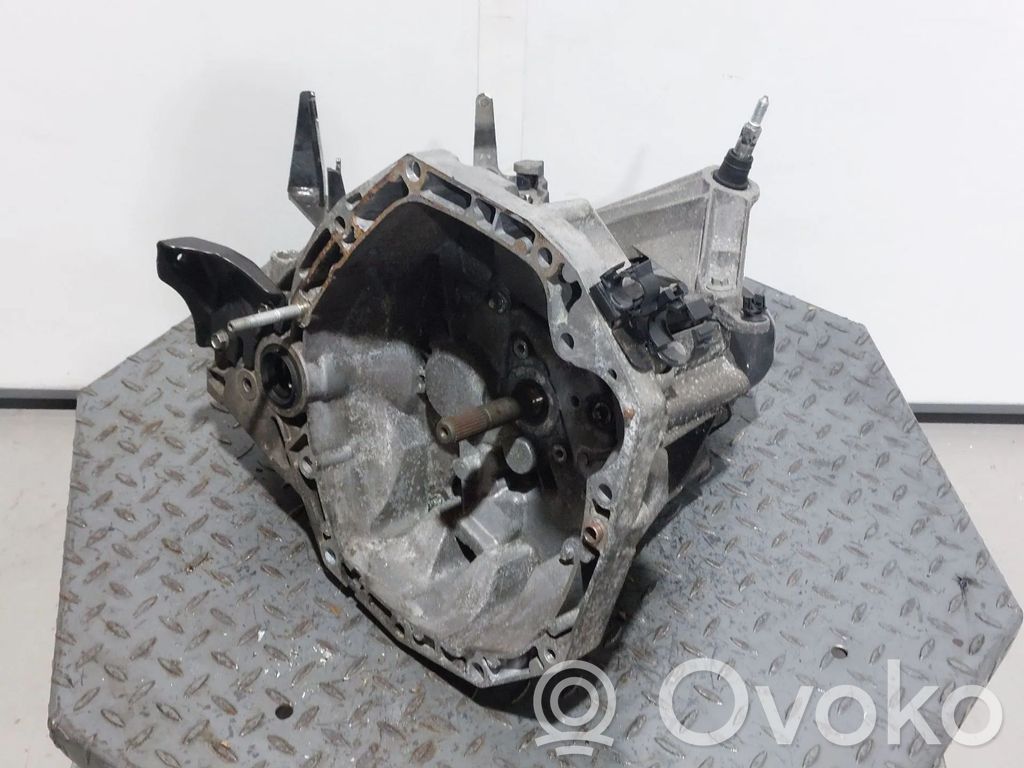 Nissan Note (E11) Manualna 5-biegowa skrzynia biegów 