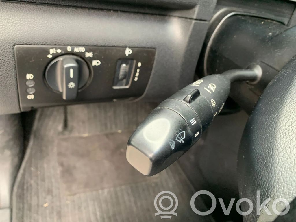 Mercedes-Benz A W169 Otros interruptores/perillas/selectores 