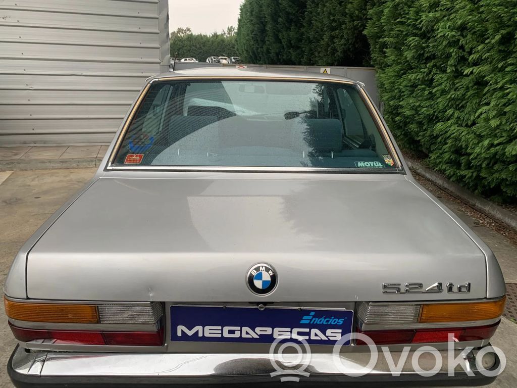 BMW 5 E28 Galinis dangtis (bagažinės) 